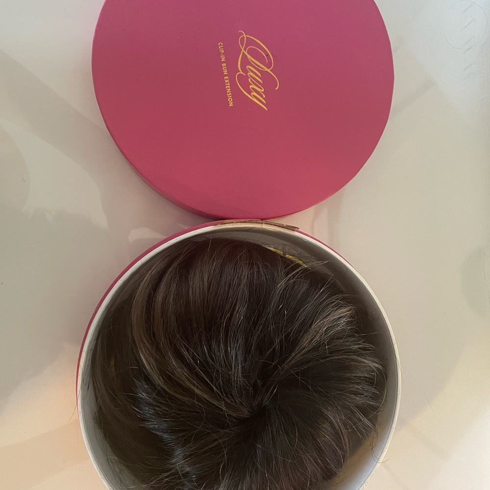 Luxy Clip in Bun Extensions